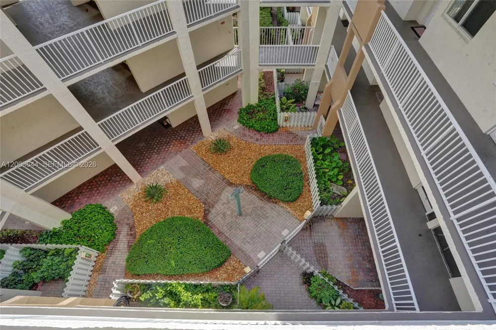 7611 Southampton Ter #409 Tamarac, FL 33321