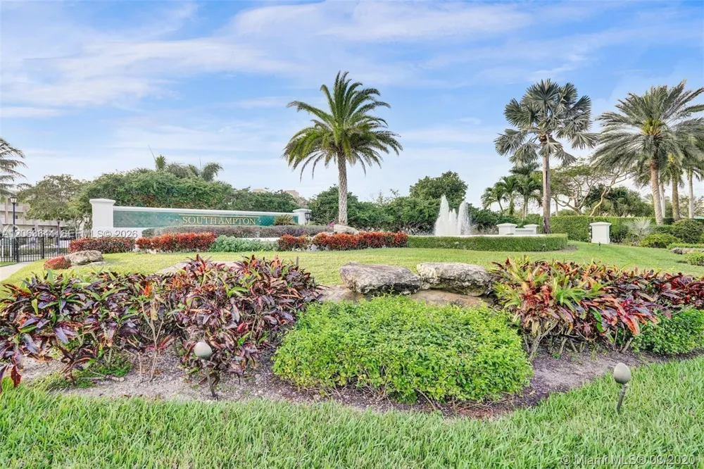 7611 Southampton Ter #409 Tamarac, FL 33321