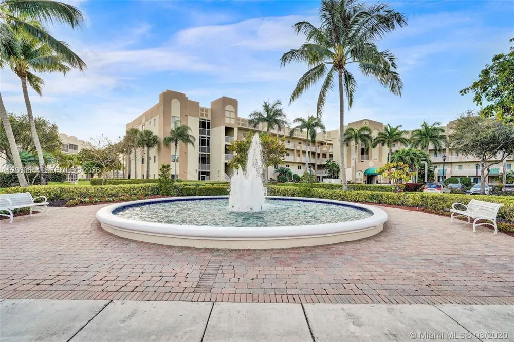 7611 Southampton Ter #409 Tamarac, FL 33321