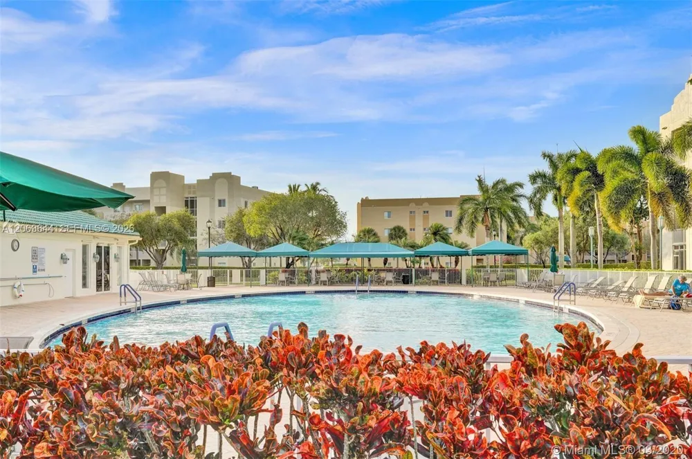 7611 Southampton Ter #409 Tamarac, FL 33321