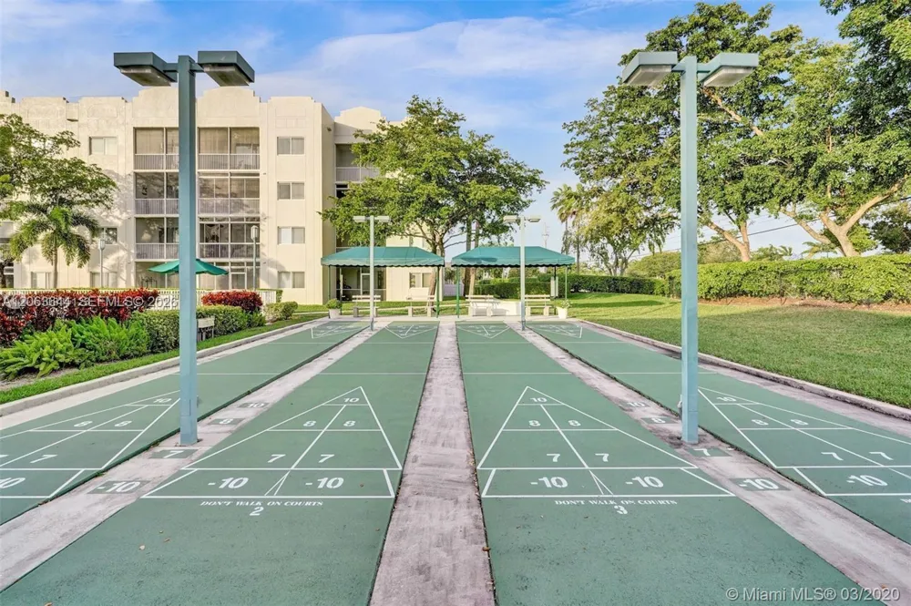 7611 Southampton Ter #409 Tamarac, FL 33321