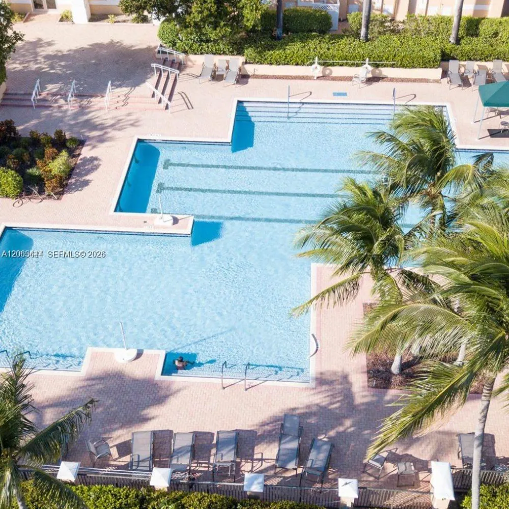 7611 Southampton Ter #409 Tamarac, FL 33321