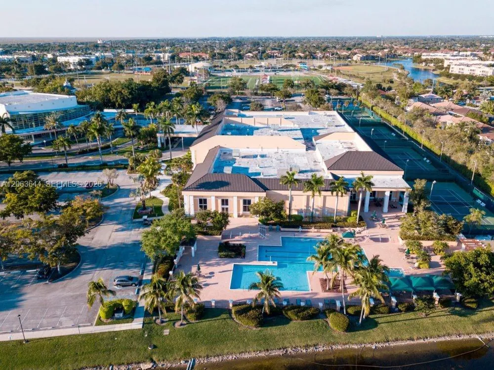 7611 Southampton Ter #409 Tamarac, FL 33321