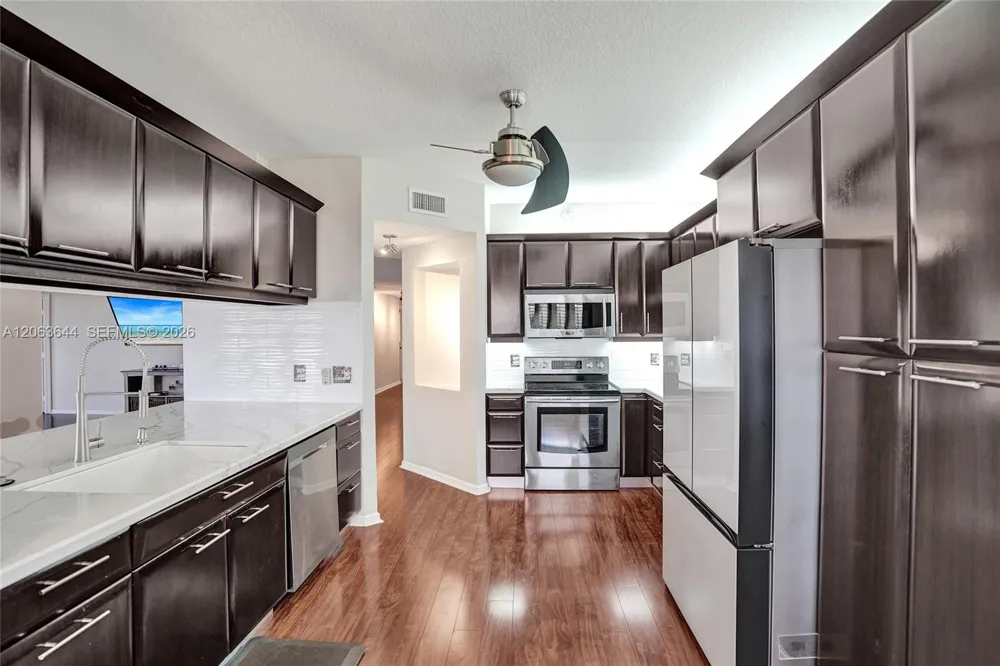 7611 Southampton Ter #409 Tamarac, FL 33321