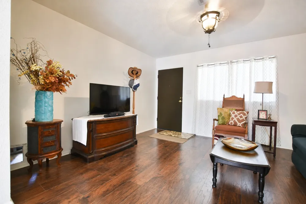 1011 S Brownleaf Street San Antonio, TX 78227