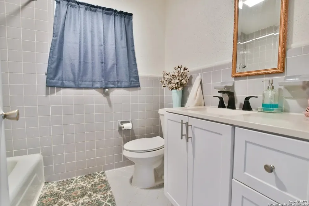 1011 S Brownleaf Street San Antonio, TX 78227