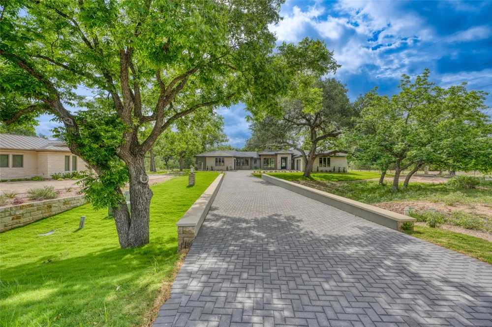 106 Edwards Circle Horseshoe Bay, TX 78657