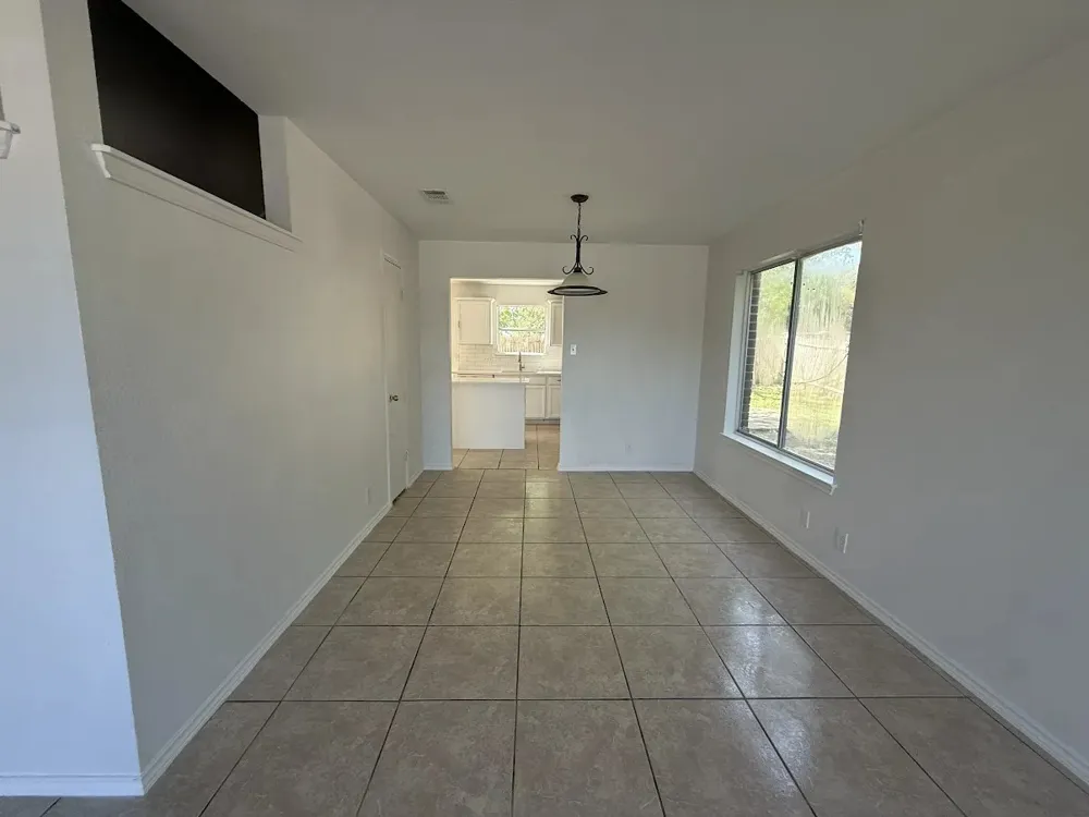 2324 Friarcreek Loop Round Rock, TX 78664
