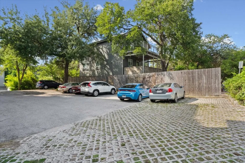 3111 TOM GREEN STREET #111 Austin, TX 78705