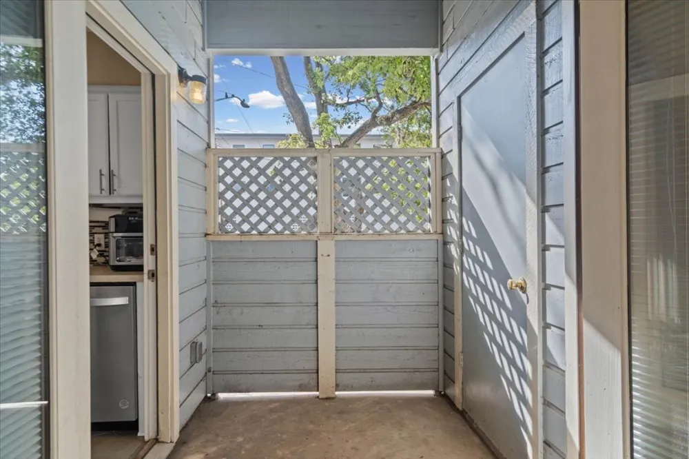 3111 TOM GREEN STREET #111 Austin, TX 78705