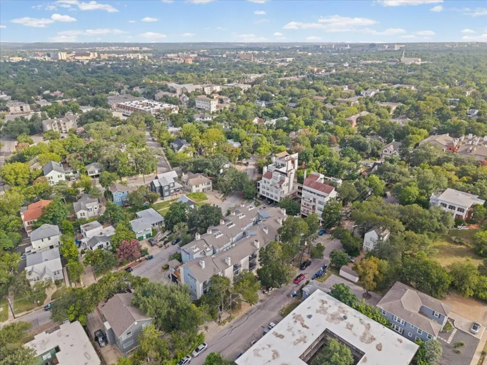 3111 TOM GREEN STREET #111 Austin, TX 78705