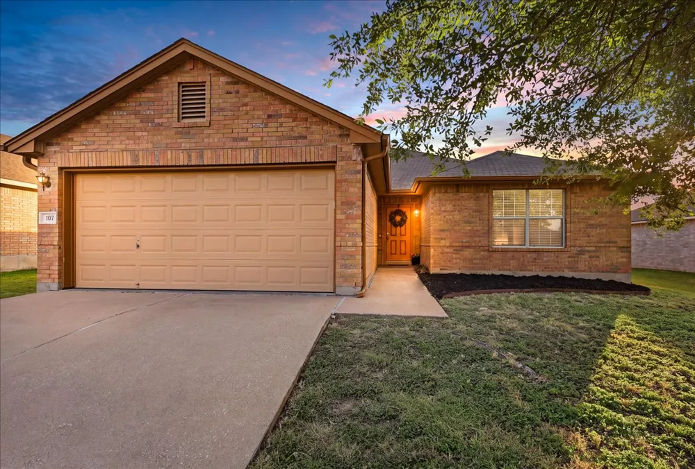 107 Fossil Trail Leander, TX 78641