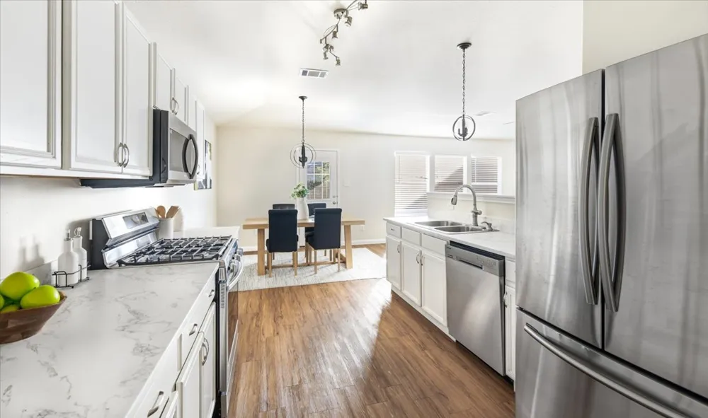 107 Fossil Trail Leander, TX 78641