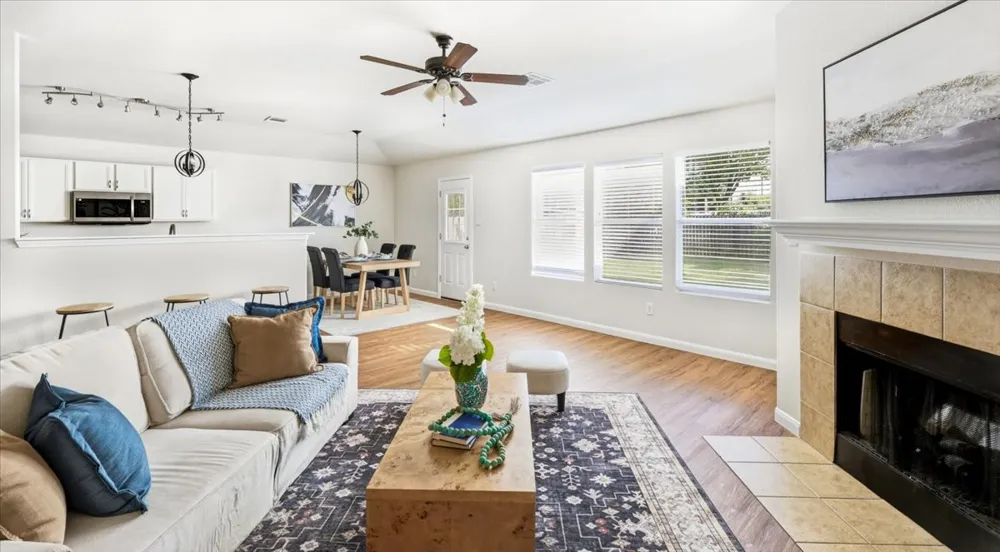 107 Fossil Trail Leander, TX 78641