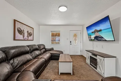 8104 Bronco Lane