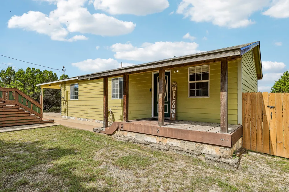 8104 Bronco Lane Lago Vista, TX 78645