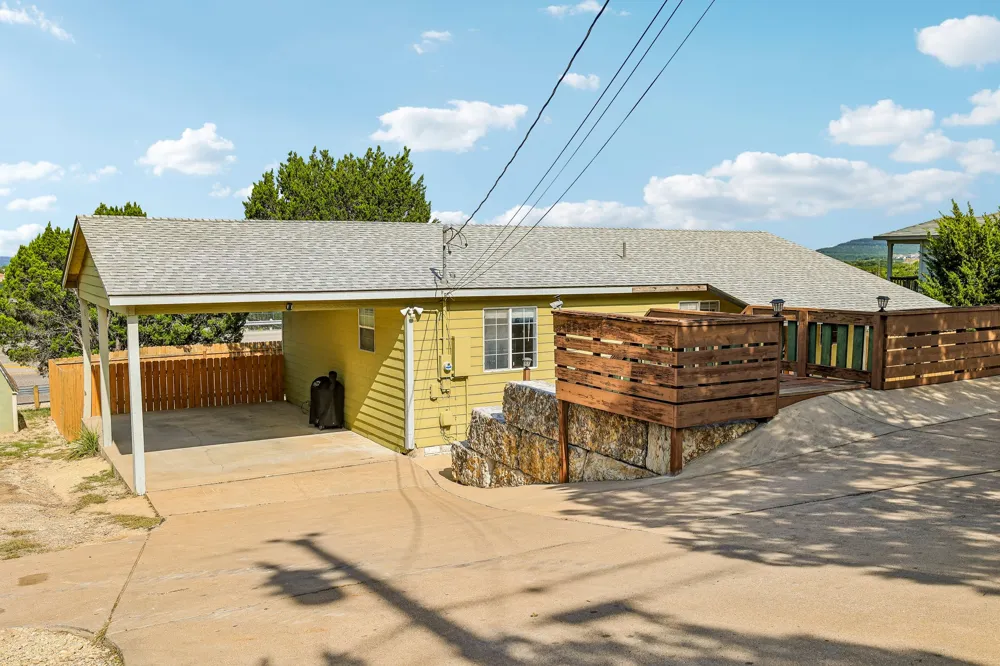8104 Bronco Lane Lago Vista, TX 78645