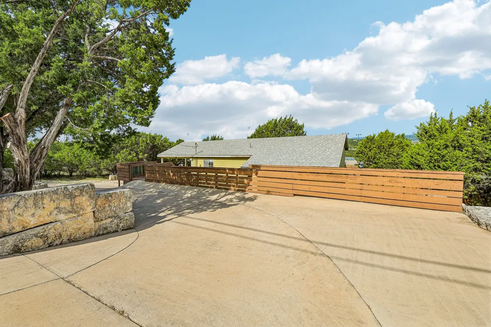 8104 Bronco Lane Lago Vista, TX 78645