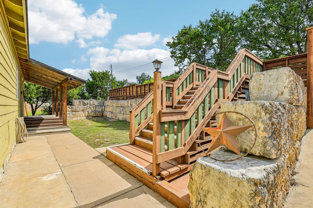 8104 Bronco Lane Lago Vista, TX 78645