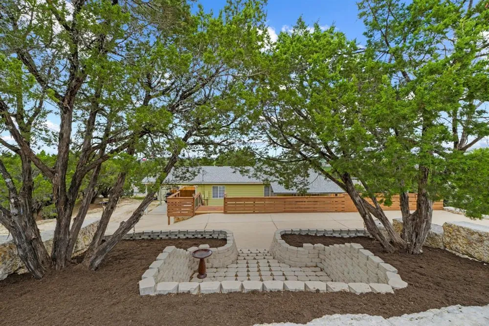 8104 Bronco Lane Lago Vista, TX 78645