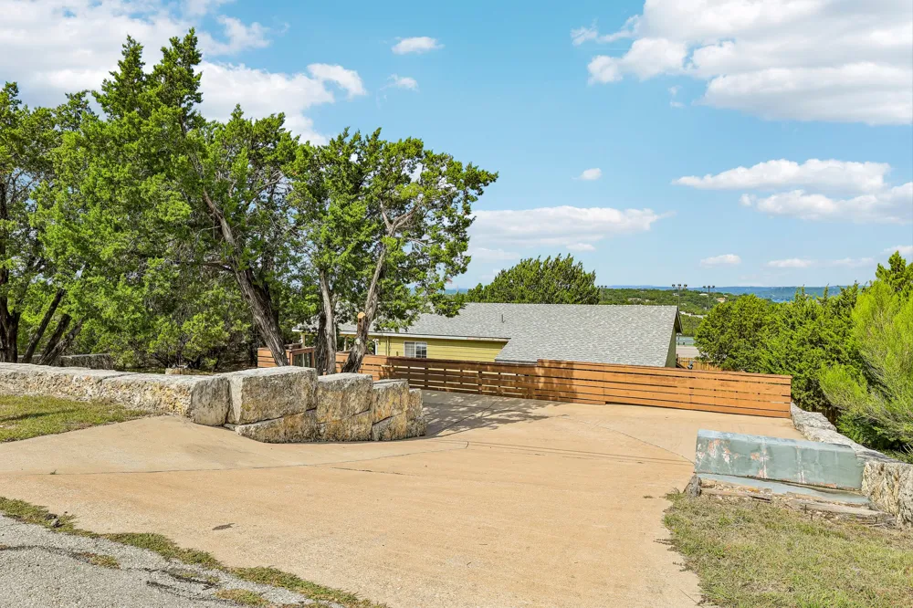 8104 Bronco Lane Lago Vista, TX 78645
