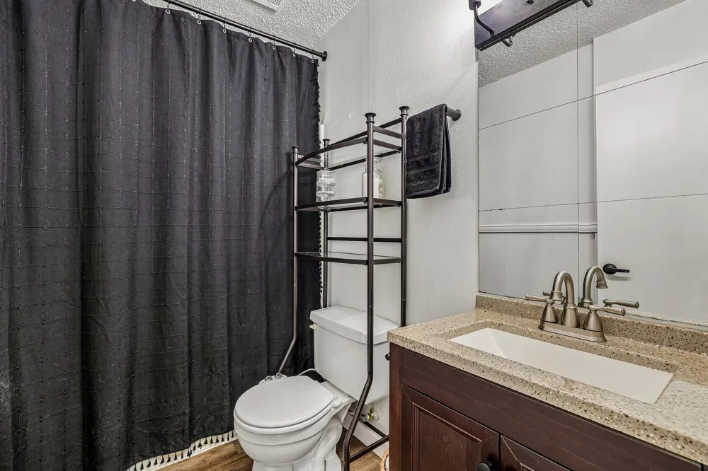 8104 Bronco Lane Lago Vista, TX 78645