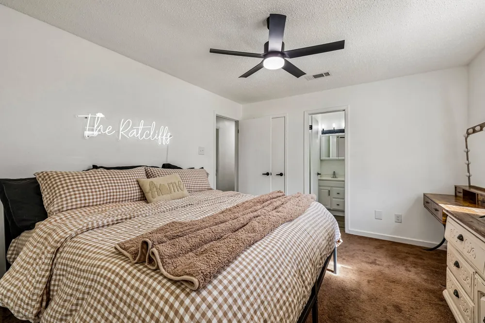 8104 Bronco Lane Lago Vista, TX 78645