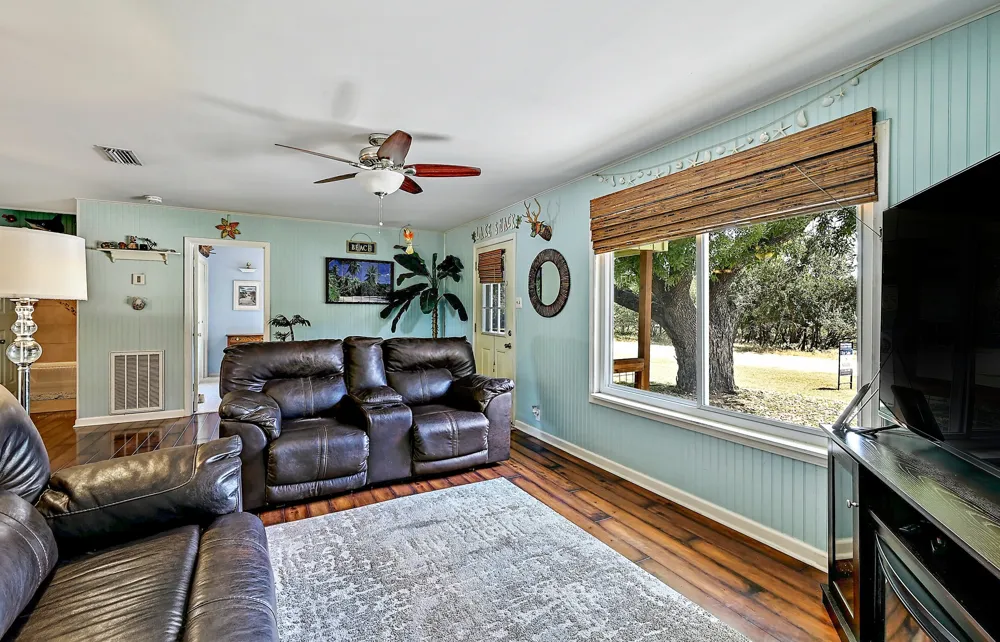 135 E Hickory Drive Granite Shoals, TX 78654