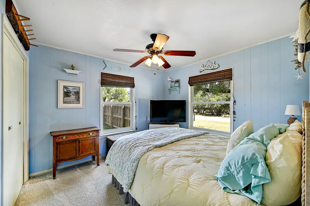 135 E Hickory Drive Granite Shoals, TX 78654
