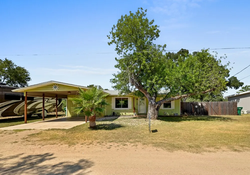 135 E Hickory Drive Granite Shoals, TX 78654