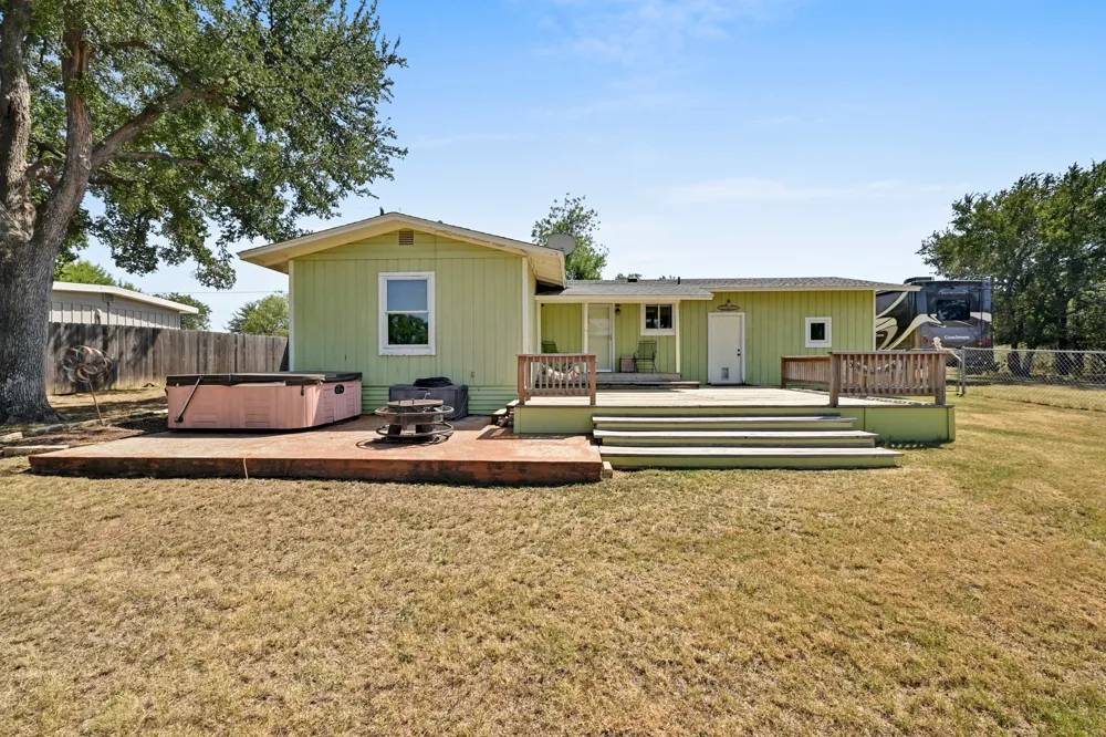 135 E Hickory Drive Granite Shoals, TX 78654