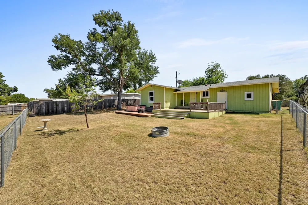 135 E Hickory Drive Granite Shoals, TX 78654