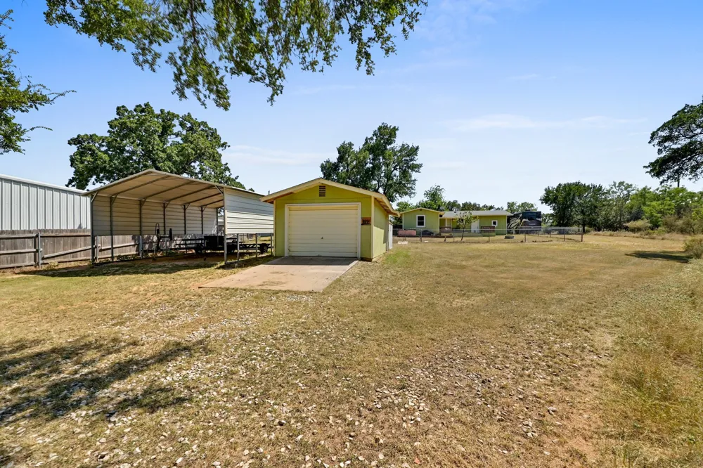 135 E Hickory Drive Granite Shoals, TX 78654