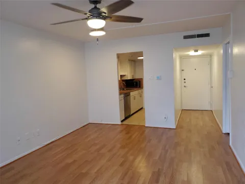 1800 Lavaca Street #415
