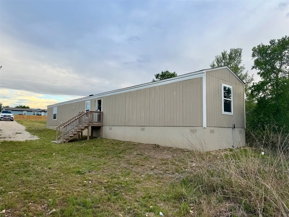 309 Oak Arbor Trail Del Valle, TX 78617