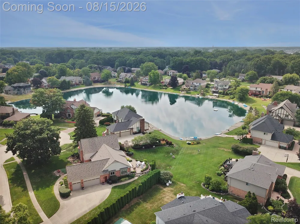 54359 Algonquin Drive Shelby Charter Township, MI 48315