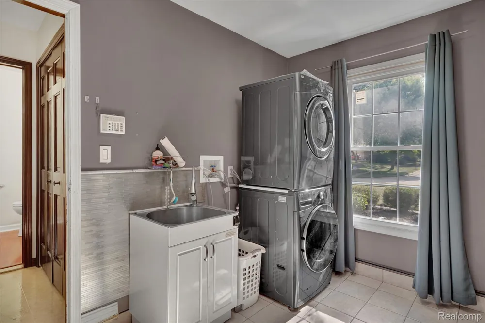 54359 Algonquin Drive Shelby Charter Township, MI 48315