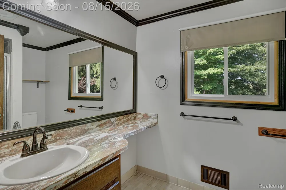 54359 Algonquin Drive Shelby Charter Township, MI 48315