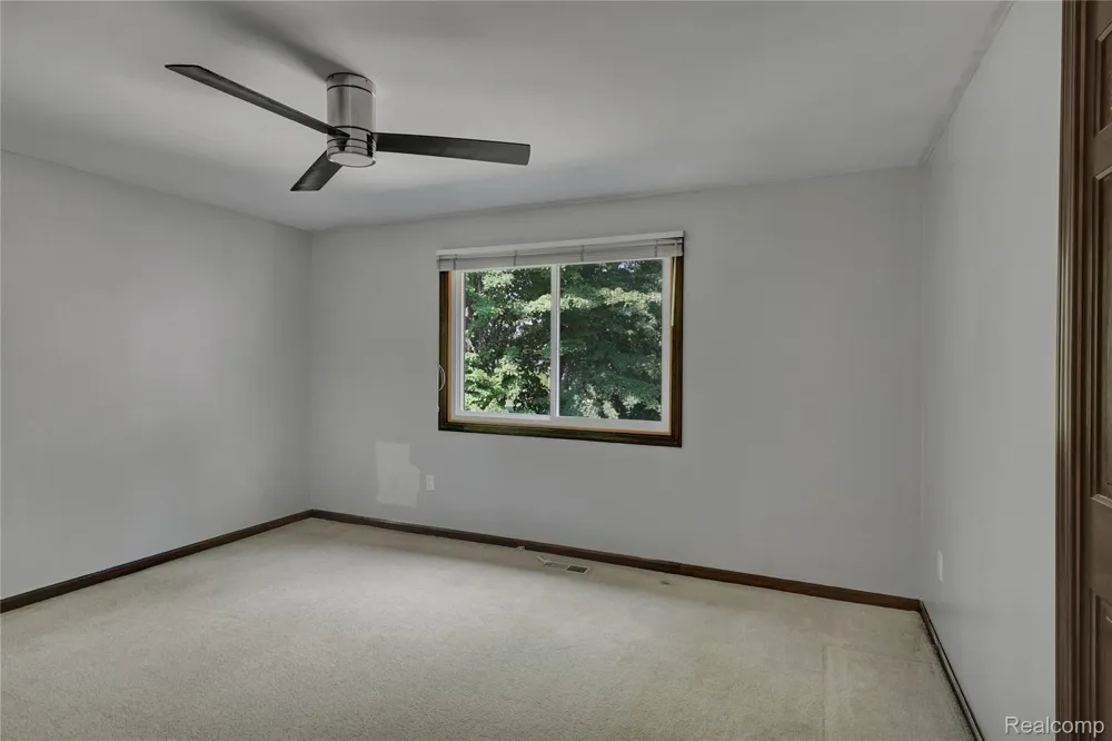 54359 Algonquin Drive Shelby Charter Township, MI 48315