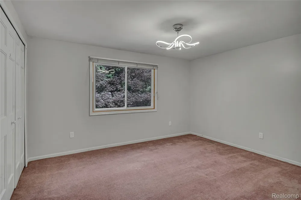 54359 Algonquin Drive Shelby Charter Township, MI 48315