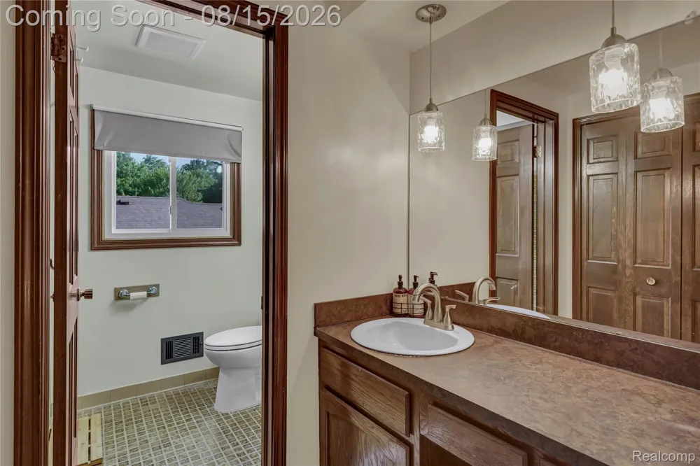 54359 Algonquin Drive Shelby Charter Township, MI 48315