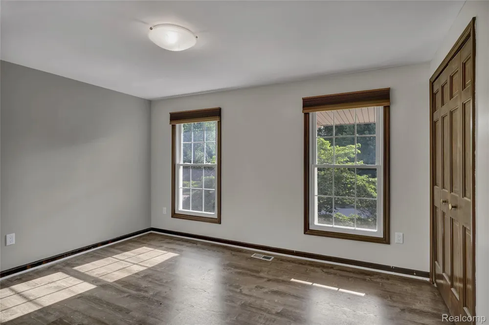 54359 Algonquin Drive Shelby Charter Township, MI 48315
