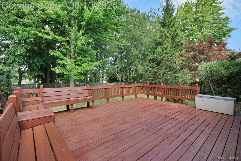 54359 Algonquin Drive Shelby Charter Township, MI 48315