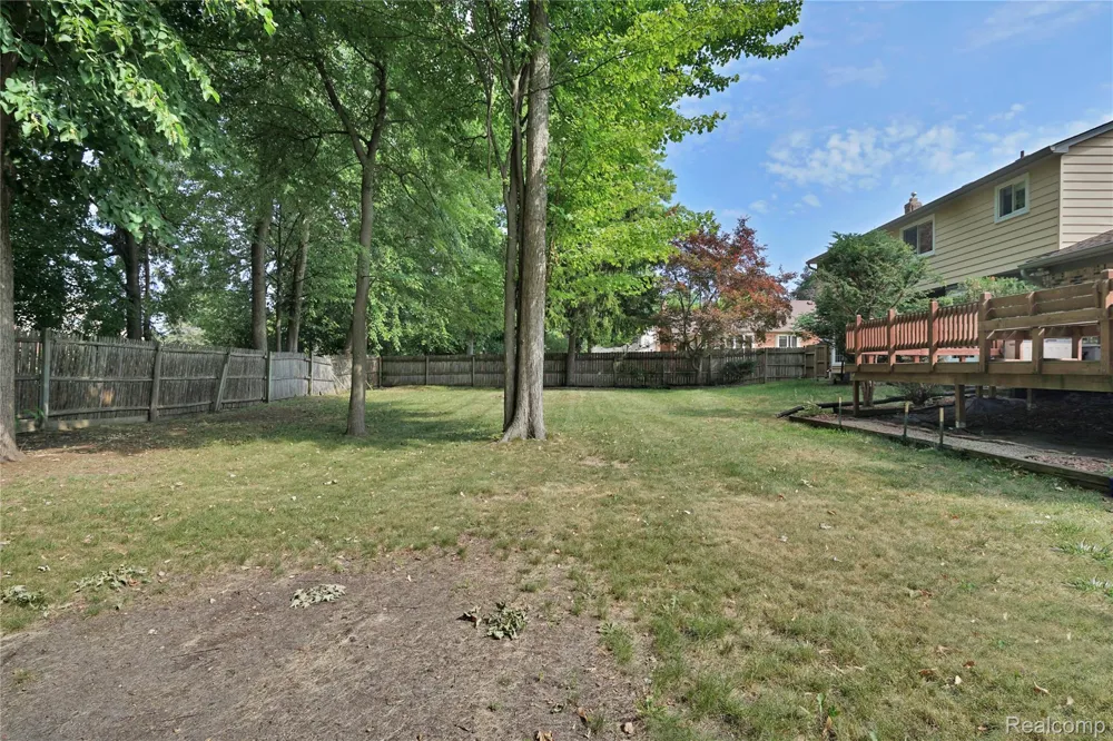 54359 Algonquin Drive Shelby Charter Township, MI 48315