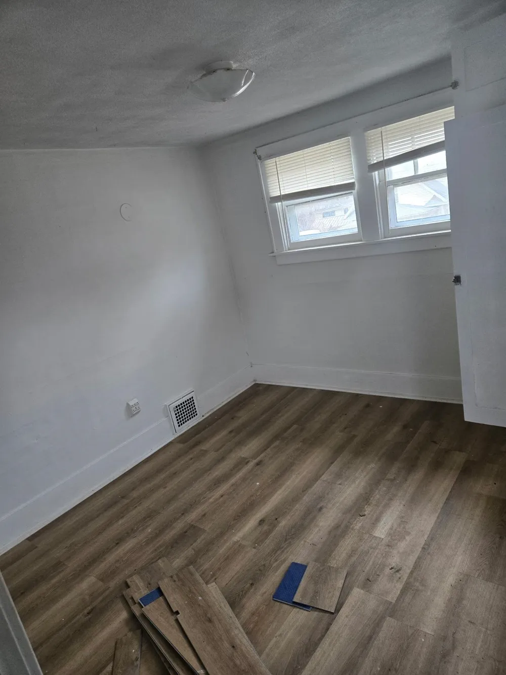 1817 Maplewood Avenue Lansing City, MI 48910