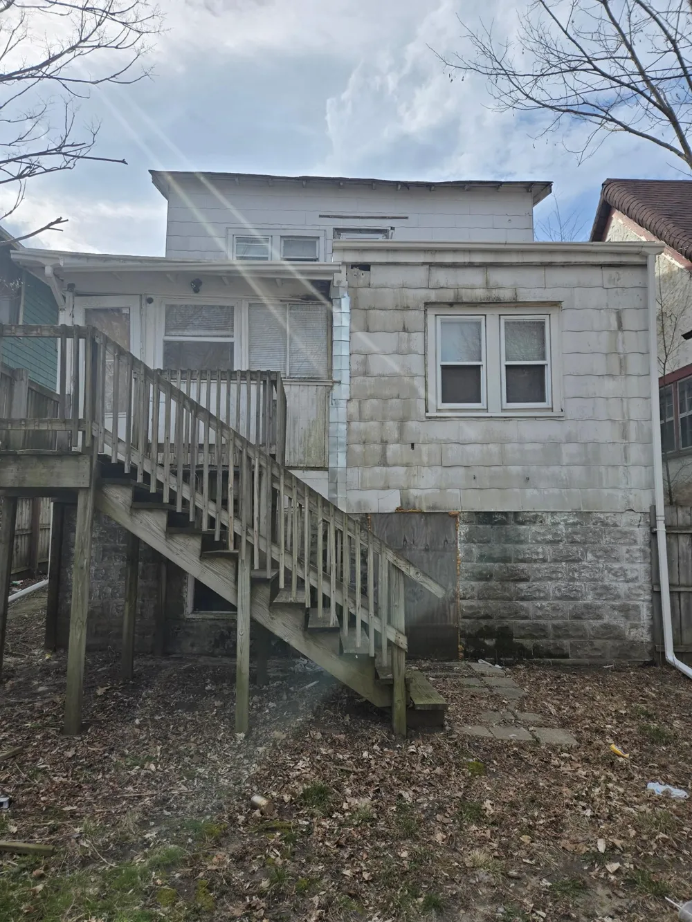 1817 Maplewood Avenue Lansing City, MI 48910