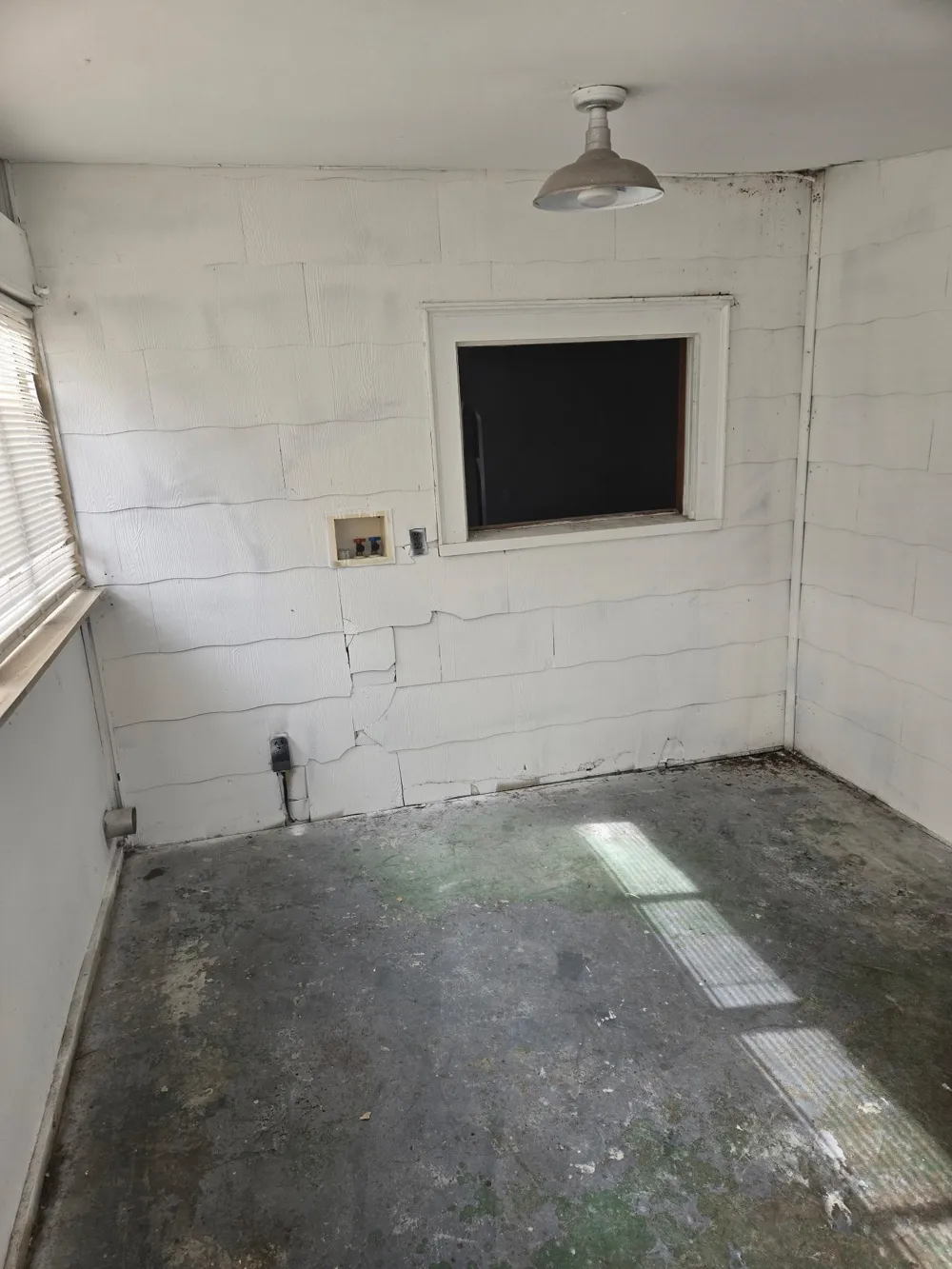 1817 Maplewood Avenue Lansing City, MI 48910