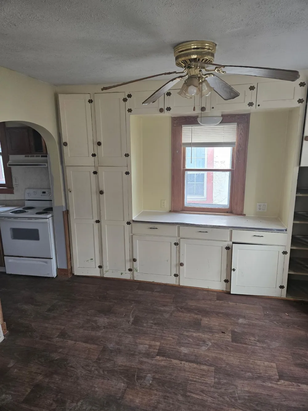 1817 Maplewood Avenue Lansing City, MI 48910