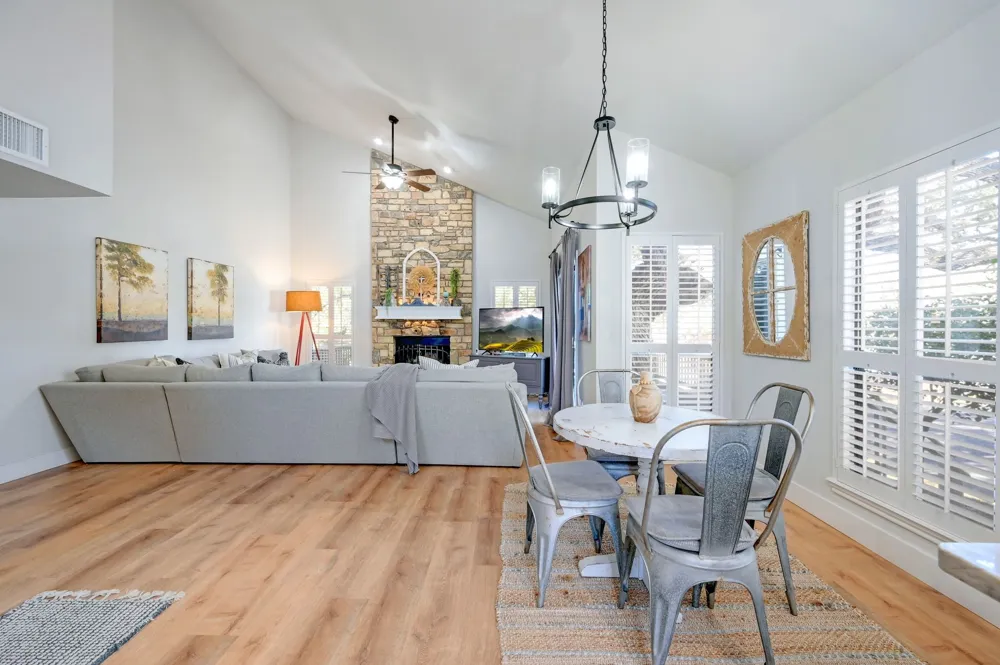 213 Overlook Court Wimberley, TX 78676