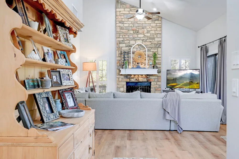 213 Overlook Court Wimberley, TX 78676